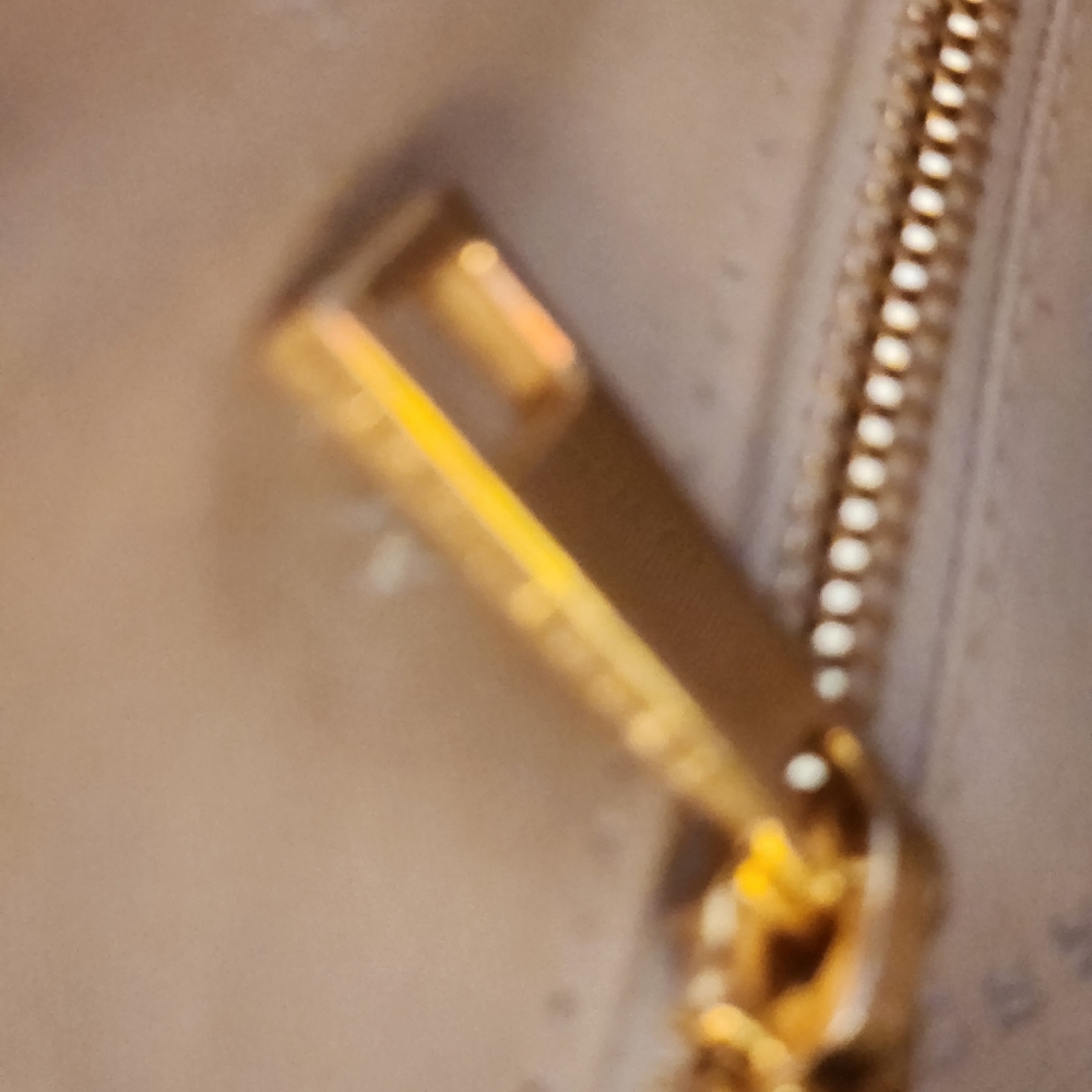 Handbag - Picture 5 of 11